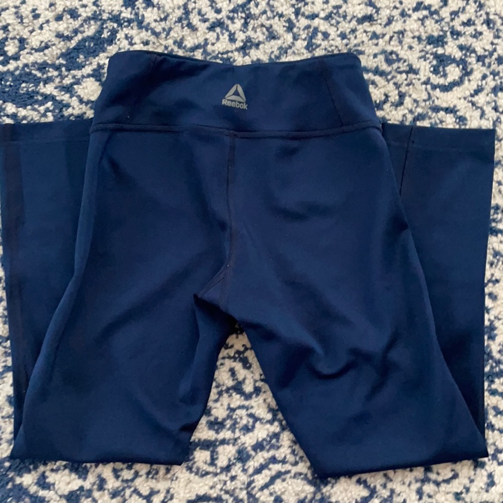 Blue Reebok 3/4 length workout leggings